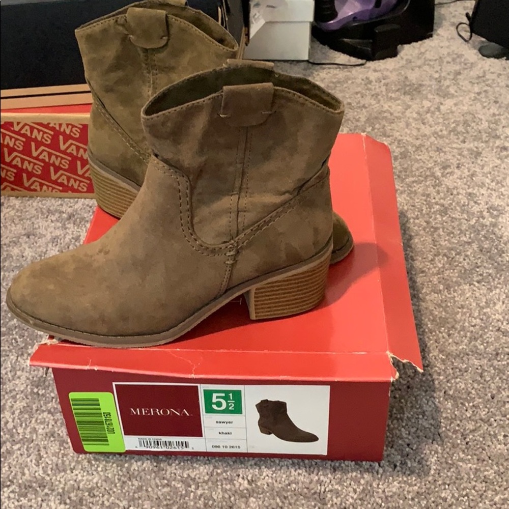 Ankle boots